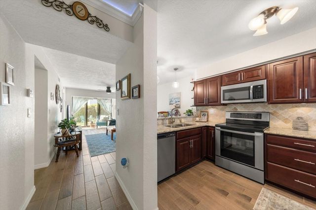 6145 113TH STREET 408, Seminole, FL 33772