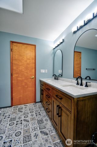 5643 Red Alder Drive NE, Olympia, WA 98516