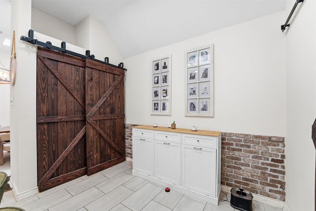 8609 Old Oak Drive, Irving, TX 75063