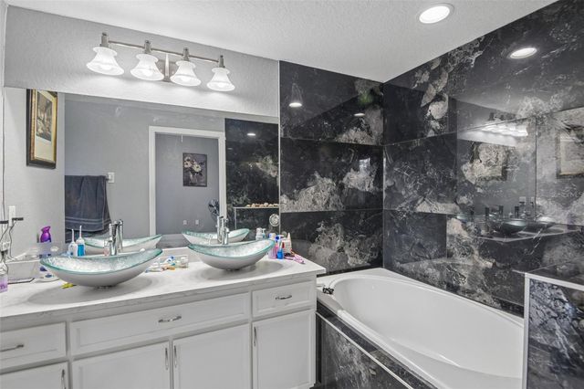 9078 BIRMINGHAM AVENUE, Weeki Wachee, FL 34613