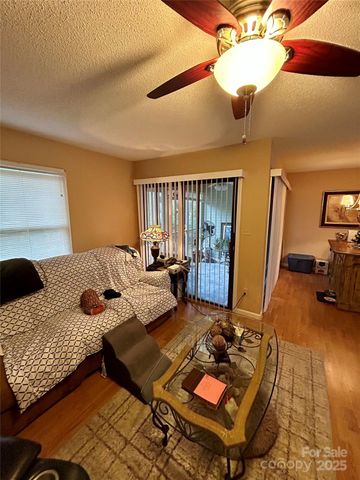 247 5th Avenue NE 8, Hickory, NC 28601