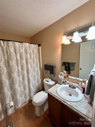 247 5th Avenue NE 8, Hickory, NC 28601