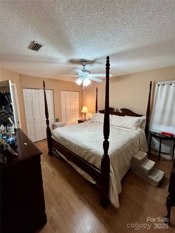 247 5th Avenue NE 8, Hickory, NC 28601