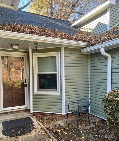 247 5th Avenue NE 8, Hickory, NC 28601