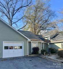 247 5th Avenue NE 8, Hickory, NC 28601