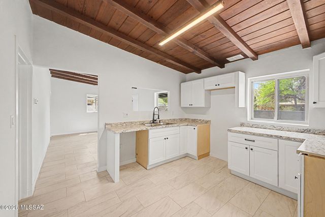 2724 N Eastgate Drive, Tucson, AZ 85712