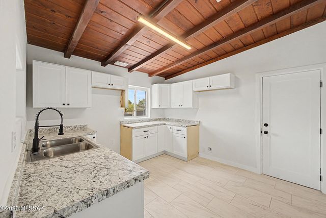 2724 N Eastgate Drive, Tucson, AZ 85712