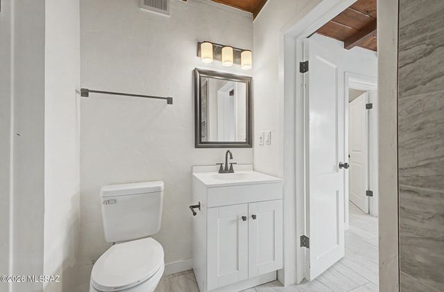 2724 N Eastgate Drive, Tucson, AZ 85712