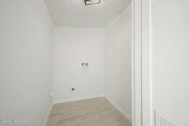 2724 N Eastgate Drive, Tucson, AZ 85712