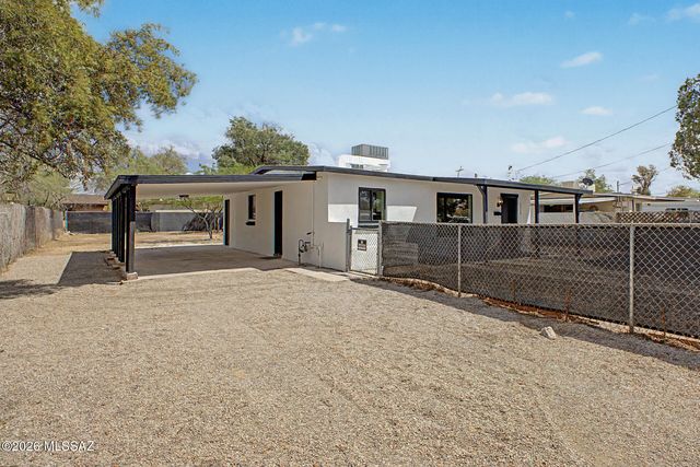 2724 N Eastgate Drive, Tucson, AZ 85712