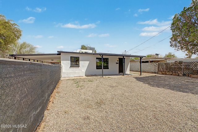 2724 N Eastgate Drive, Tucson, AZ 85712