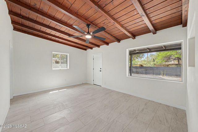 2724 N Eastgate Drive, Tucson, AZ 85712