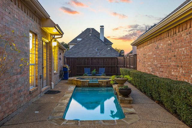 8625 Old Oak Drive, Irving, TX 75063