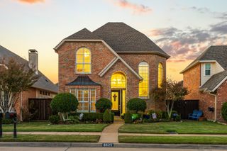 8625 Old Oak Drive, Irving, TX 75063