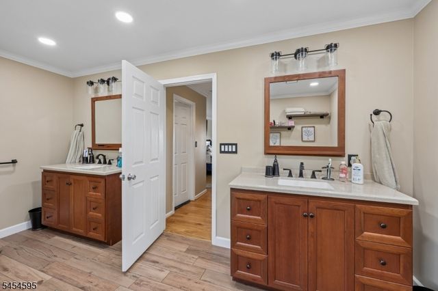 17 Rosenbrook Dr, Lincoln Park Boro, NJ 07035