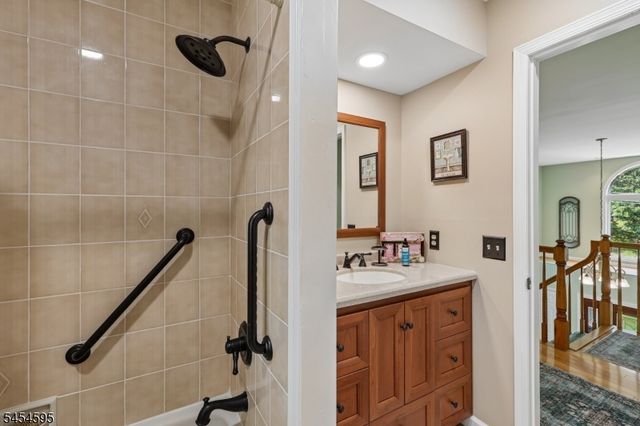 17 Rosenbrook Dr, Lincoln Park Boro, NJ 07035