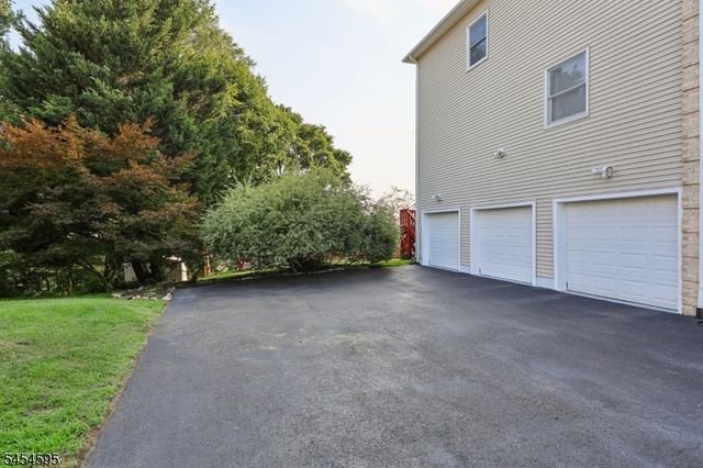 17 Rosenbrook Dr, Lincoln Park Boro, NJ 07035
