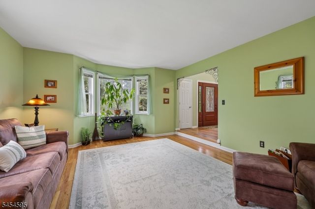 17 Rosenbrook Dr, Lincoln Park Boro, NJ 07035