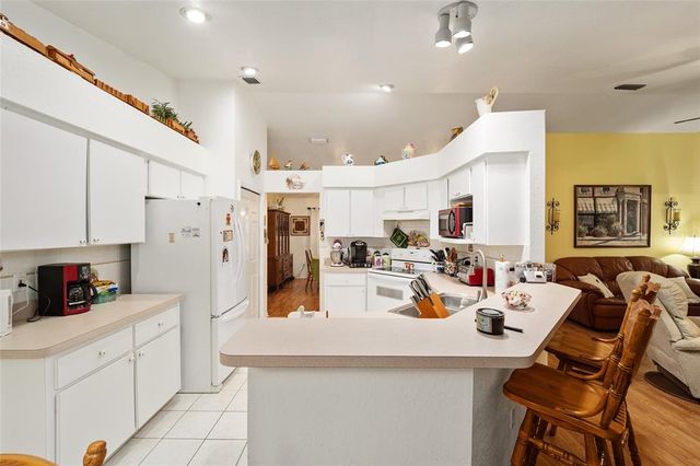 10090 SW 78TH COURT, Ocala, FL 34476