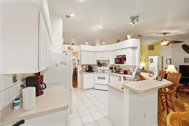 10090 SW 78TH COURT, Ocala, FL 34476