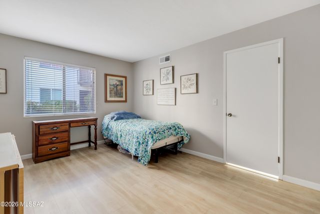 8450 E Old Spanish Trl Apt 123, Tucson, AZ 85710