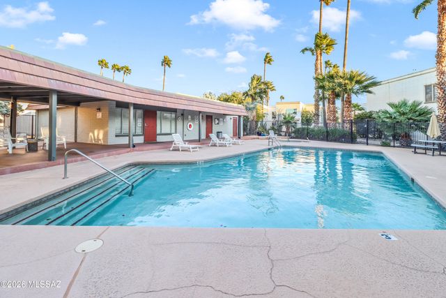 8450 E Old Spanish Trl Apt 123, Tucson, AZ 85710