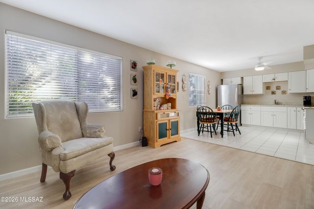 8450 E Old Spanish Trl Apt 123, Tucson, AZ 85710