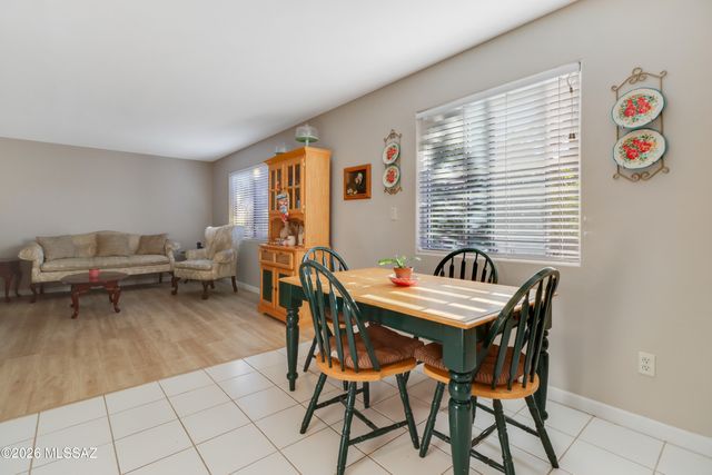 8450 E Old Spanish Trl Apt 123, Tucson, AZ 85710