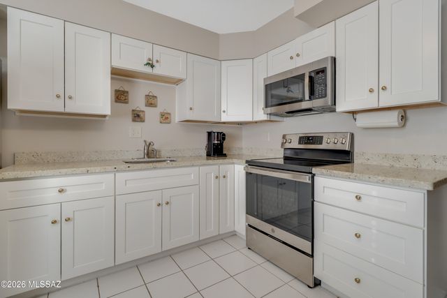 8450 E Old Spanish Trl Apt 123, Tucson, AZ 85710