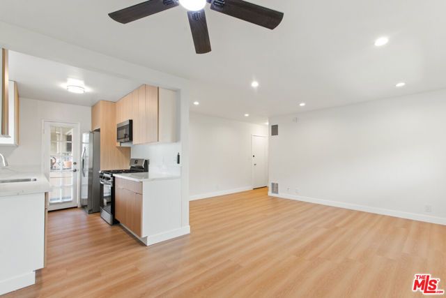 8440 Willoughby Avenue 3, Los Angeles, CA 90069