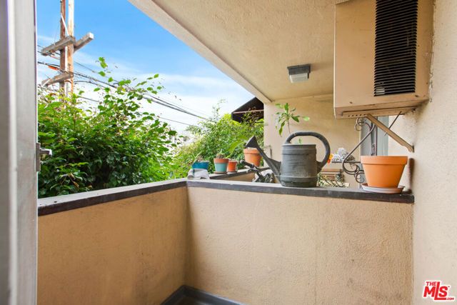 8440 Willoughby Avenue 3, Los Angeles, CA 90069