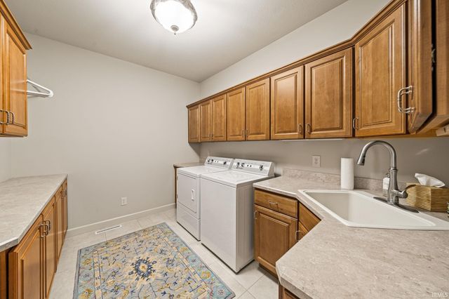 13 Quail Island, Elkhart, IN 46514