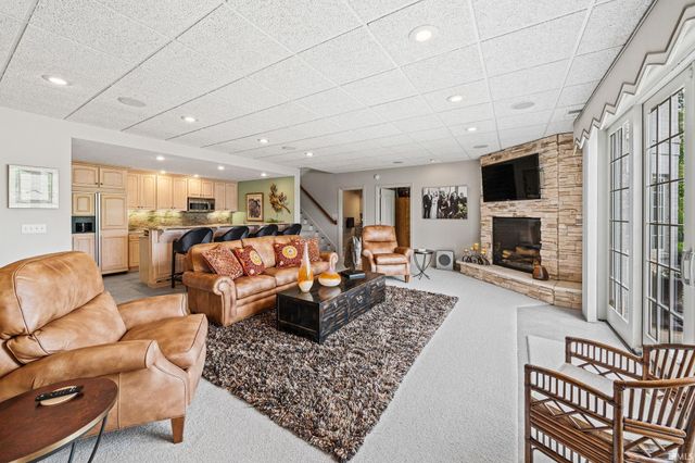 13 Quail Island, Elkhart, IN 46514