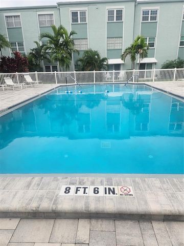 1706 BELLEAIR FOREST DRIVE 310, Clearwater, FL 33756