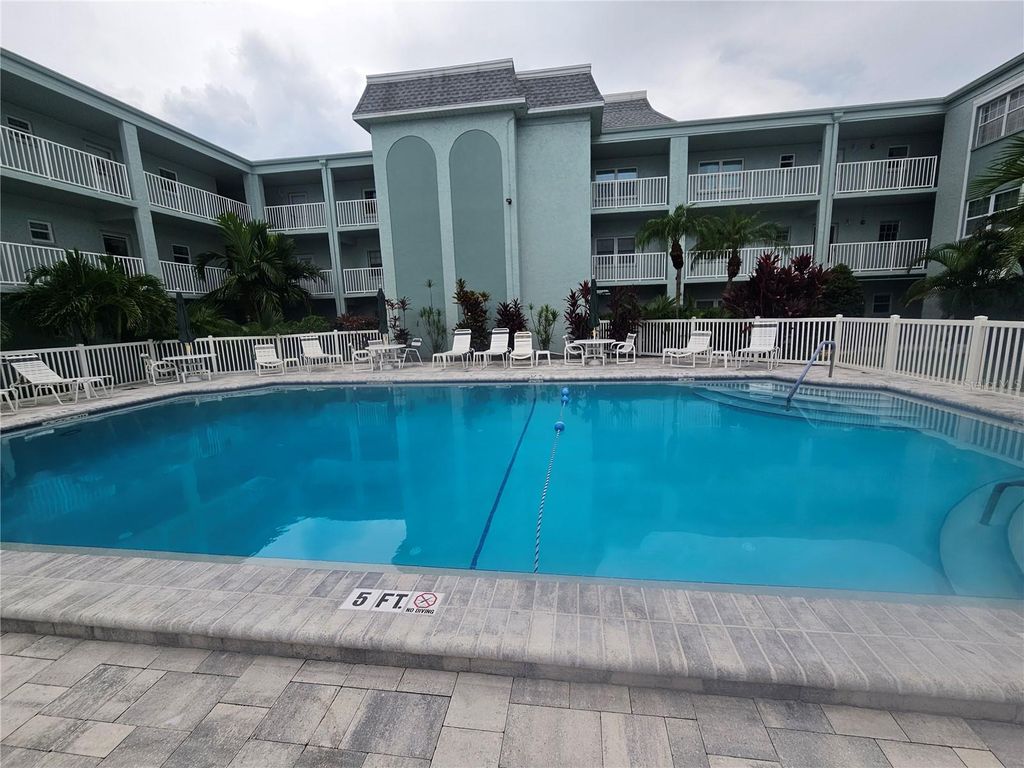 1706 BELLEAIR FOREST DRIVE 310, Clearwater, FL 33756