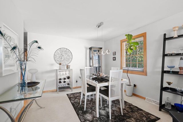 1831 S MAYFAIR DRIVE, Appleton, WI 54914