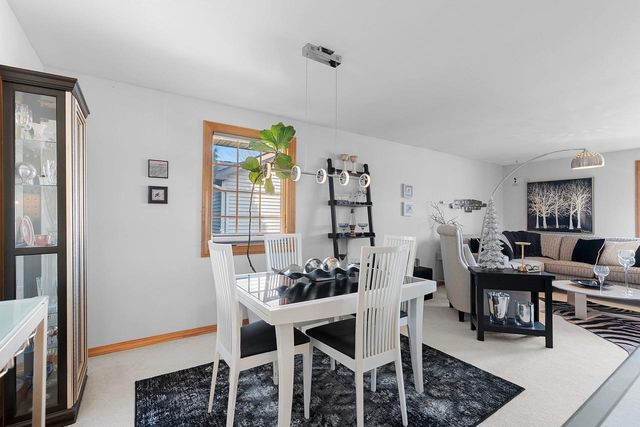 1831 S MAYFAIR DRIVE, Appleton, WI 54914