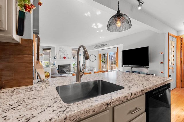 1831 S MAYFAIR DRIVE, Appleton, WI 54914