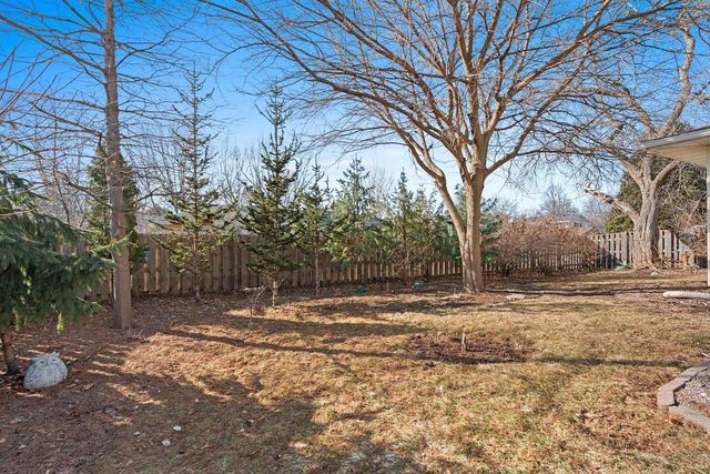 1831 S MAYFAIR DRIVE, Appleton, WI 54914