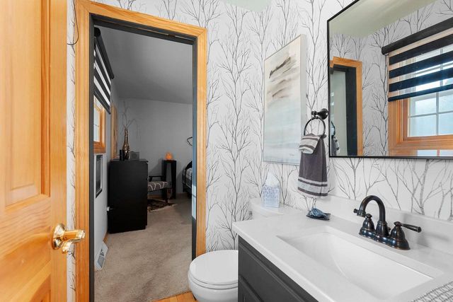 1831 S MAYFAIR DRIVE, Appleton, WI 54914