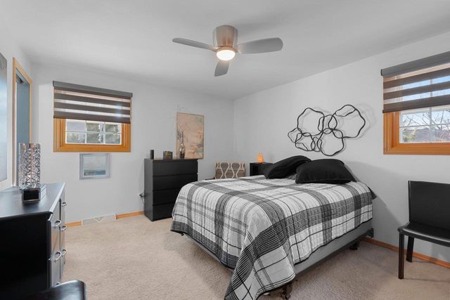 1831 S MAYFAIR DRIVE, Appleton, WI 54914