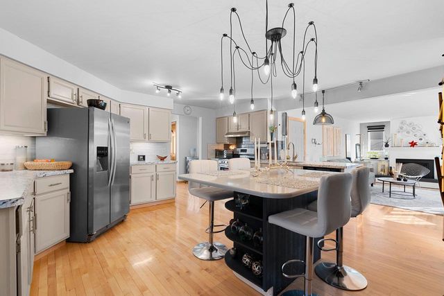 1831 S MAYFAIR DRIVE, Appleton, WI 54914