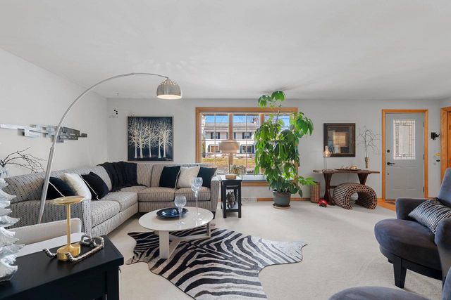 1831 S MAYFAIR DRIVE, Appleton, WI 54914