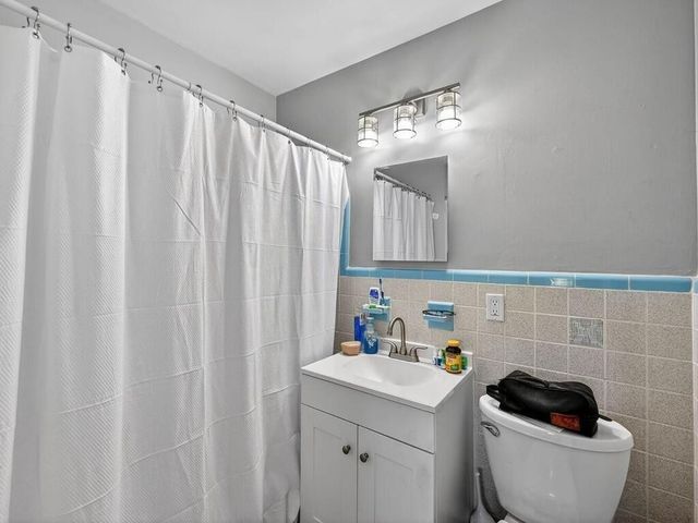 1632 NE 33rd Street, Oakland Park, FL 33334