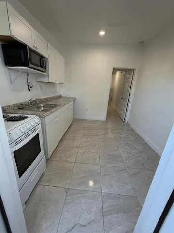 5245 NW 192nd Ln 1, Miami Gardens, FL 33055