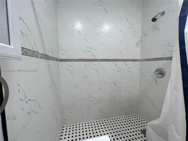 5245 NW 192nd Ln 1, Miami Gardens, FL 33055