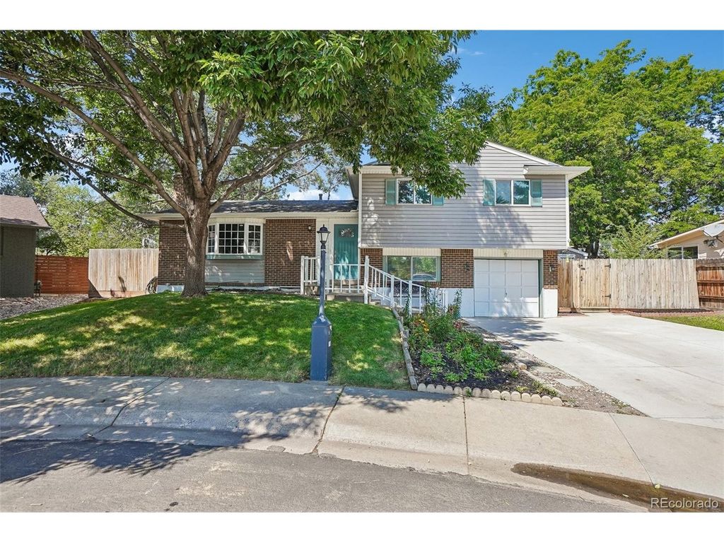 1635 Hartley Ct, Longmont, CO 80501