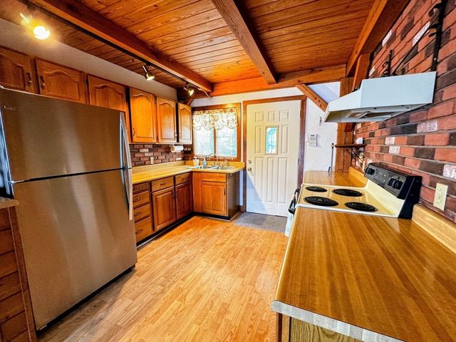3 Shady Dr, Spencer, MA 01562