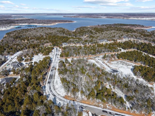 130 Whispering Pine Drive, Gordonville, TX 76245