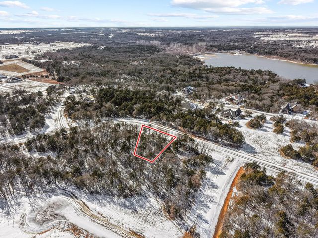 130 Whispering Pine Drive, Gordonville, TX 76245